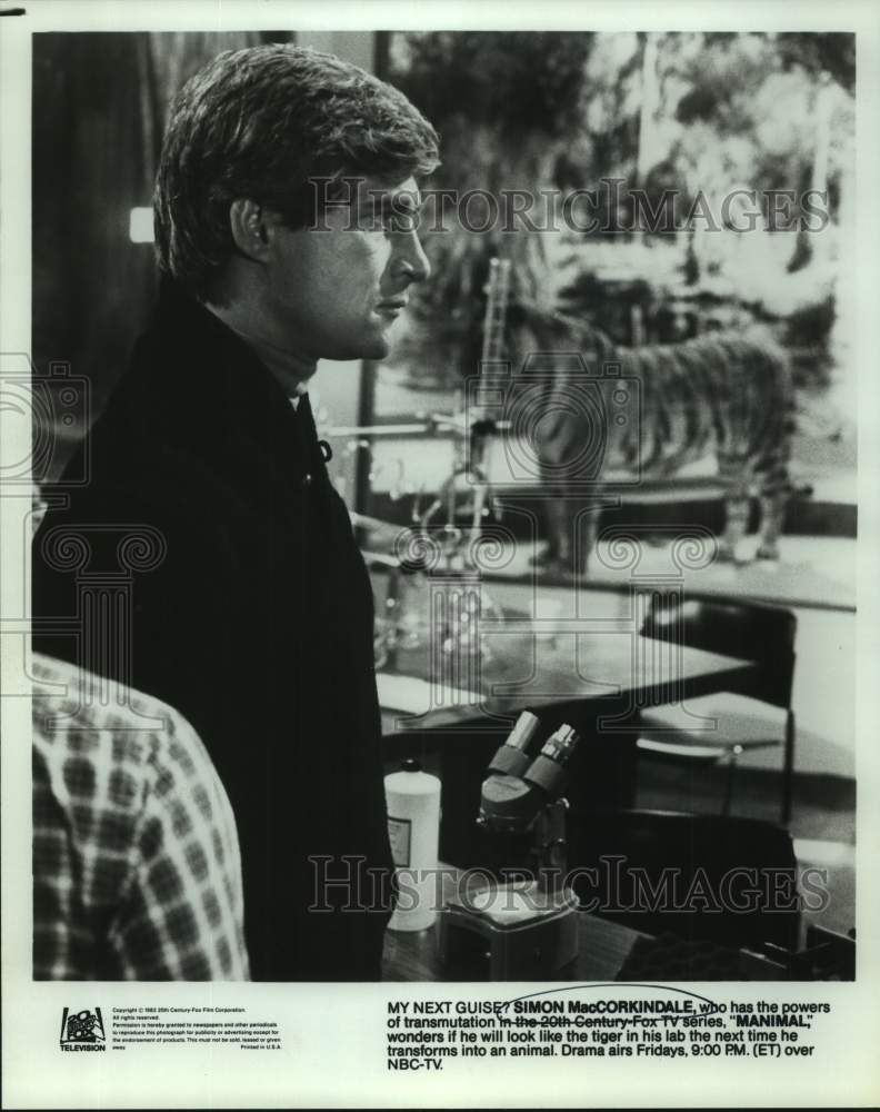 1982 Press Photo Actor Simon MacCorkindale in "Manimal" Show on NBC-TV- Historic Images