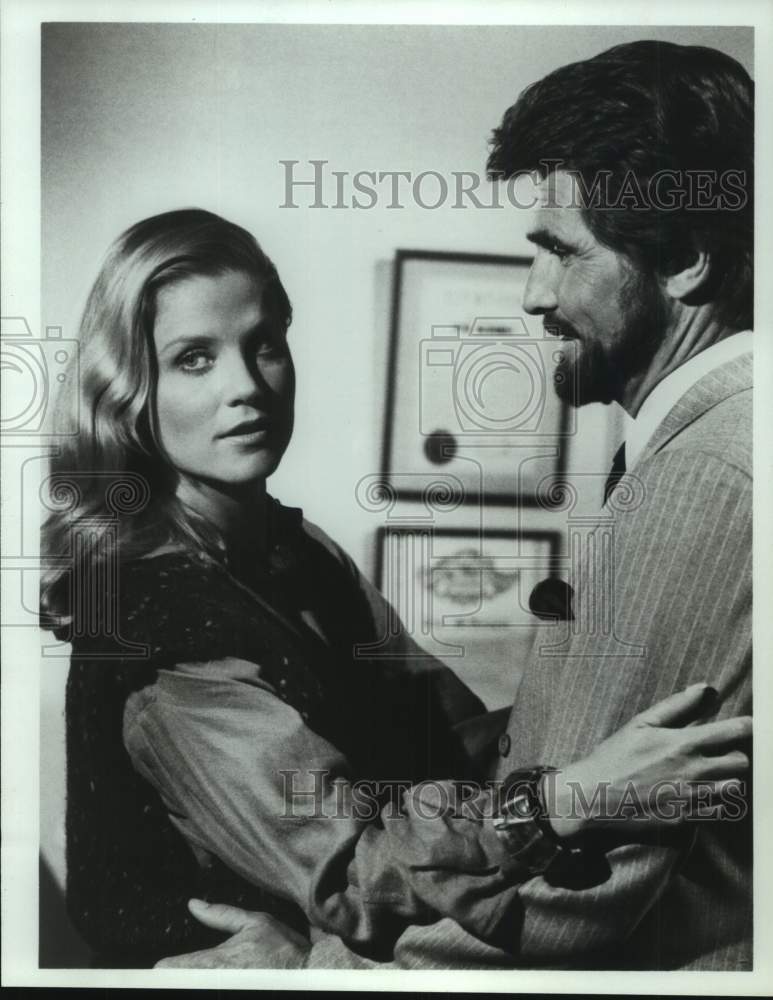 Press Photo Actress Laura Johnson embraces Actor in scene - sap12326- Historic Images