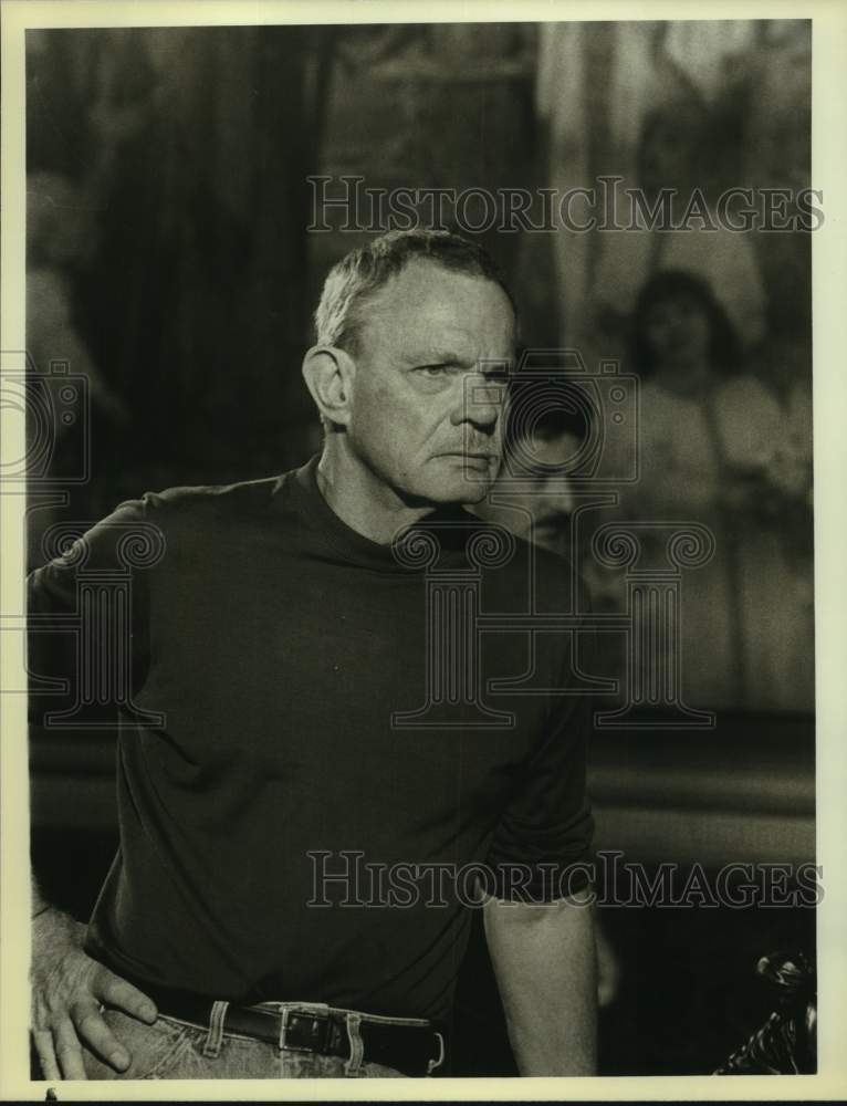 1985 Press Photo Lamont Johnson, Director of &quot;Wallenberg: A Hero&#39;s Story&quot; on NBC- Historic Images