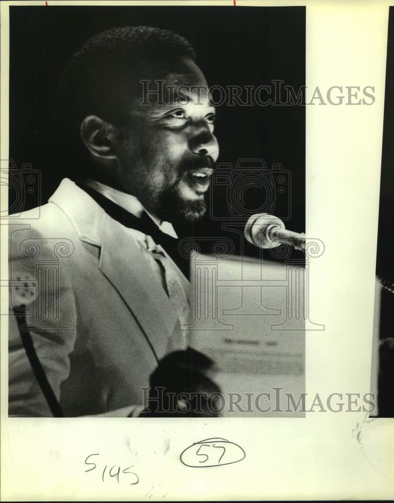 1984 Press Photo Gospel Singer Bobby Jones at Beethoven Hall Celebration- Historic Images