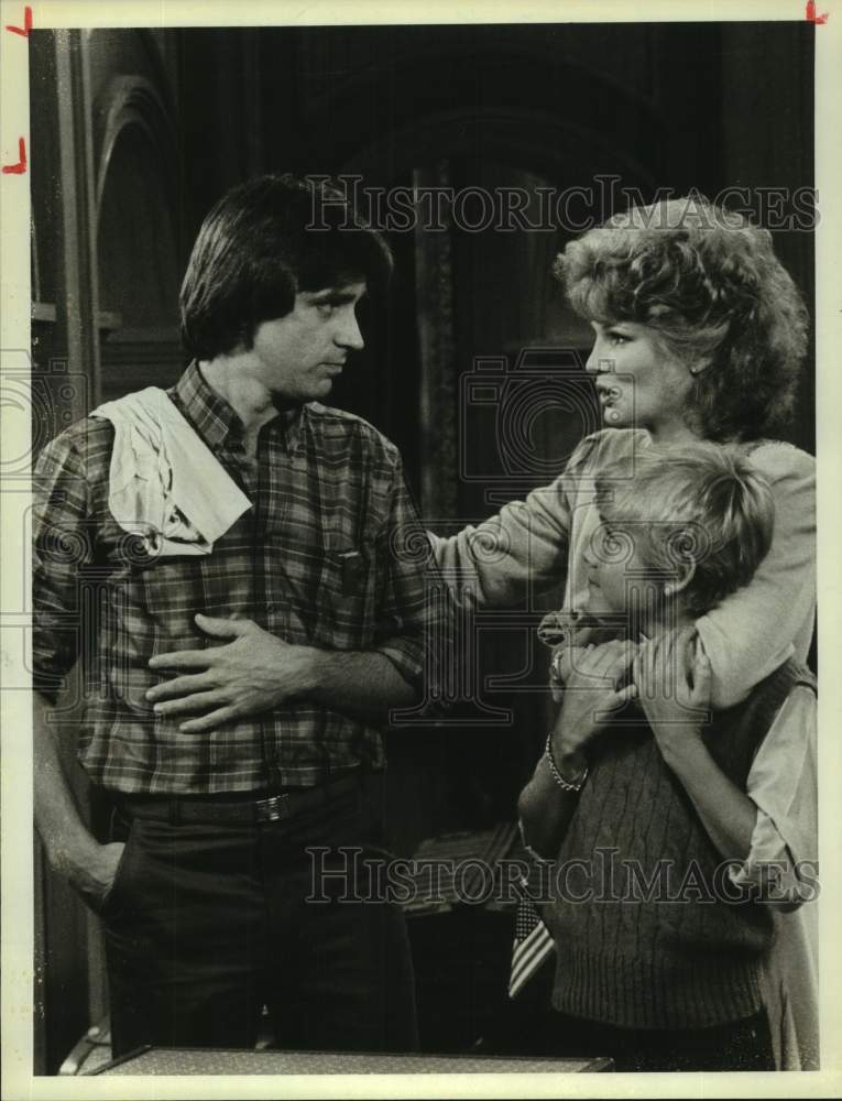 1982 Press Photo Joel Higgins and Christine Belford on Silver Spoons, on NBC.- Historic Images