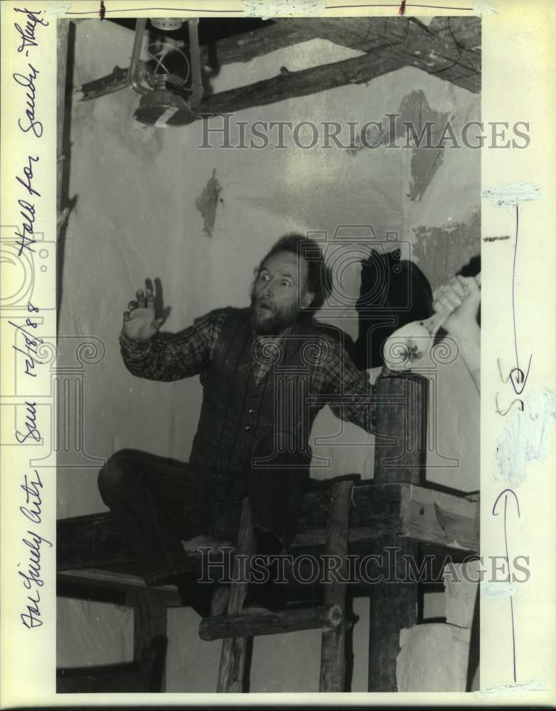 1988 Press Photo Actor Richard Jones as Ash Upson in Josephine production- Historic Images