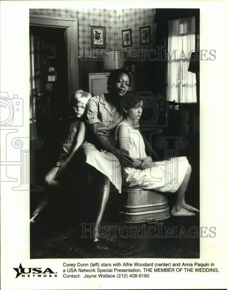 1997 Press Photo Actors Corey Dunn, Alfre Woodard, Anna Paquin on USA Network- Historic Images