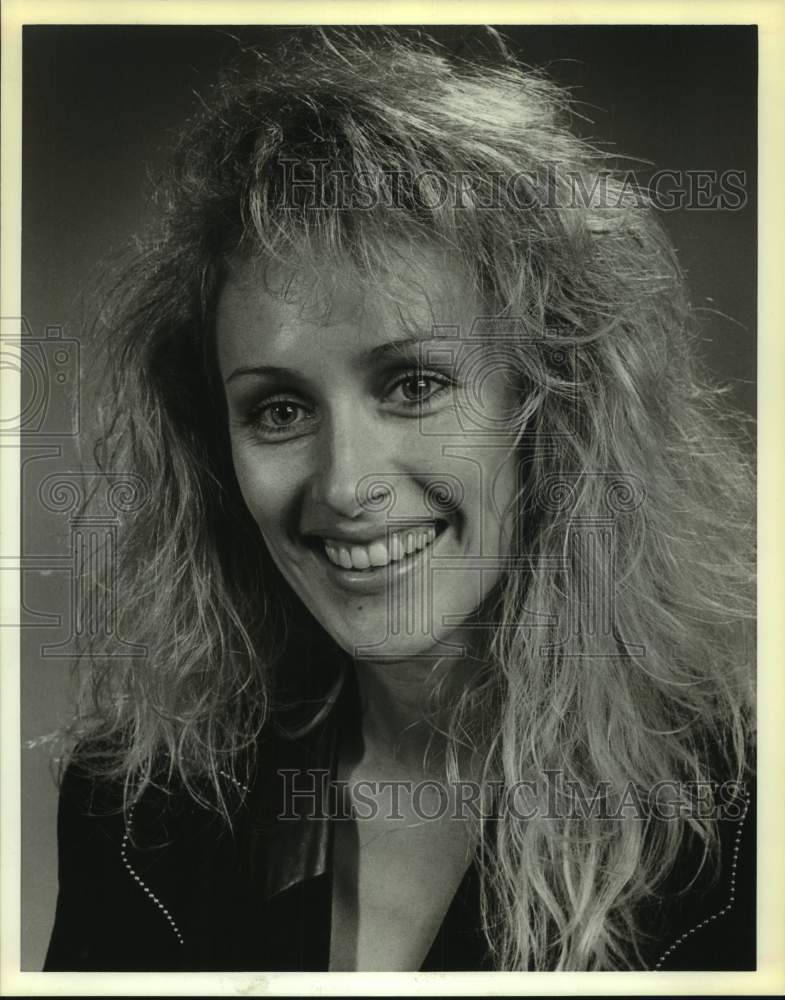 1989 Press Photo Lori Meyer, singer. - sap13304- Historic Images