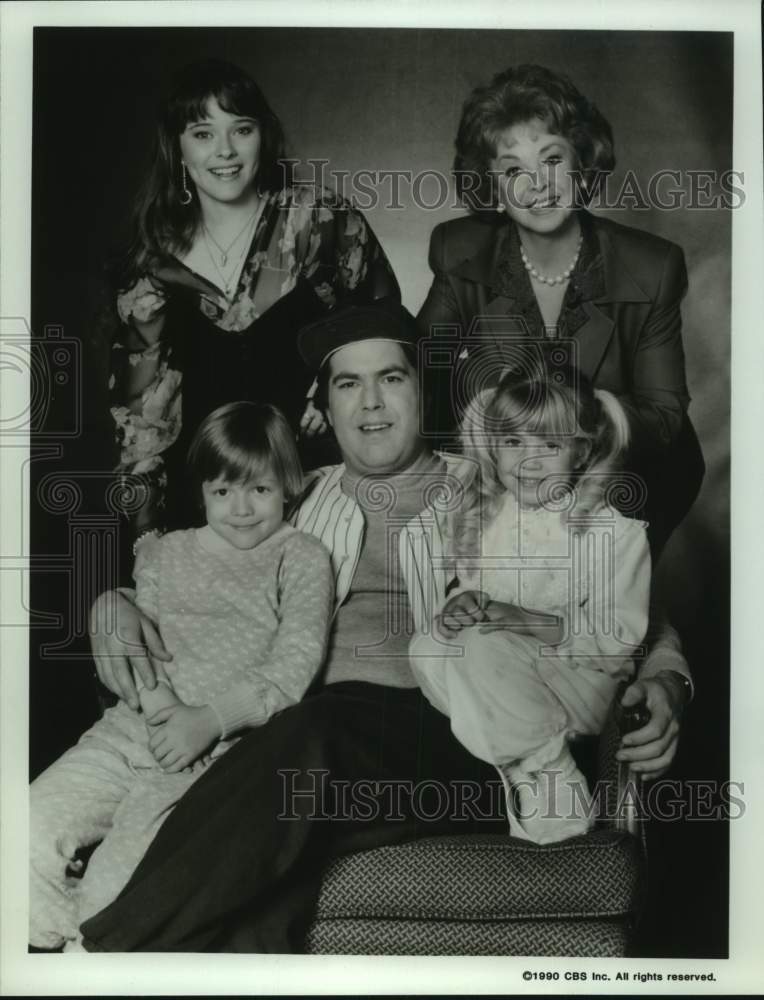 1990 Press Photo Comedian Kevin Meaney with co-stars in CBS Television Show- Historic Images