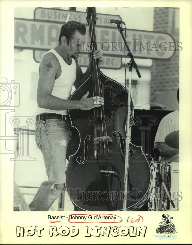 1998 Press Photo Bassist Johnny G d&#39;Artenay, Entertainer of Hot Rod Lincoln Band- Historic Images