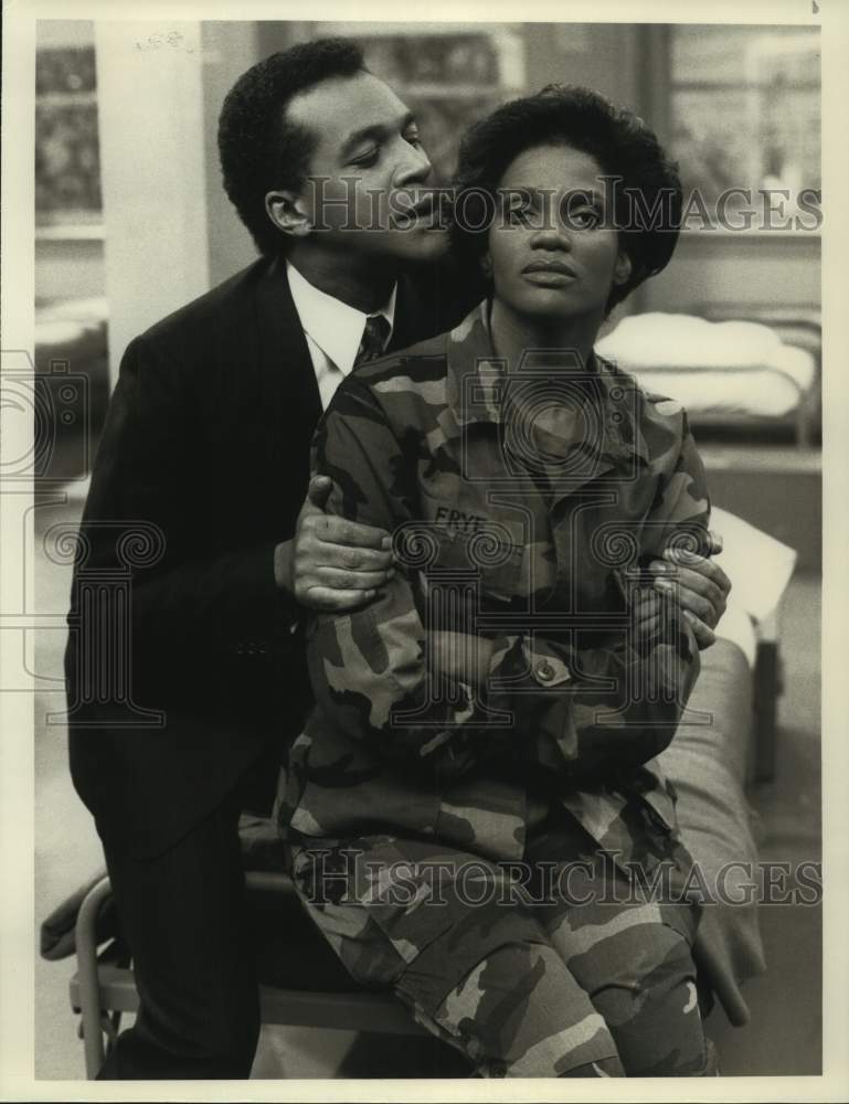 1989 Press Photo Actors Anna Maria Horsford and Clifton Davis in "Amen" on NBC- Historic Images