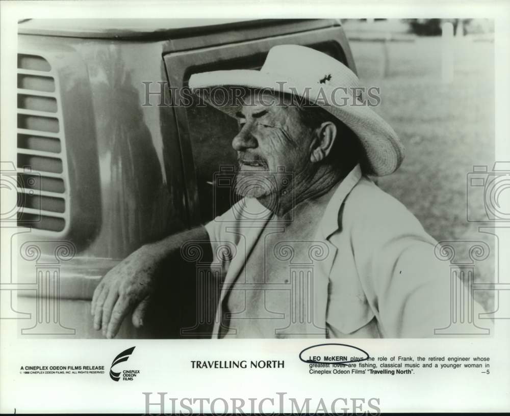 1986 Press Photo Leo McKern in a scene from Travelling North. - sap14142- Historic Images