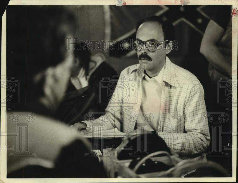 1998 Press Photo Glenn Jordan, Director from San Antonio, Entertainer- Historic Images