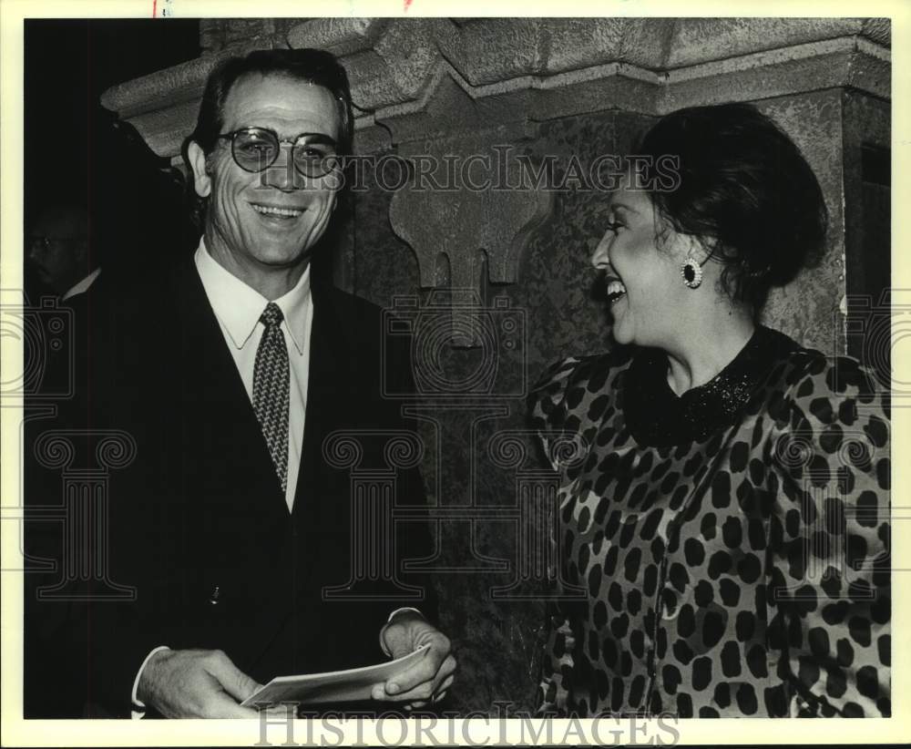 1988 Press Photo Actor Tommy Lee Jones and Aaronetta Pierce at Majestic Theater- Historic Images