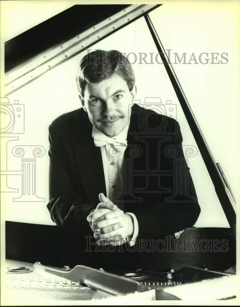 1987 Press Photo Pianist Anton Mel, Naumburg Award recipient - sap14775- Historic Images