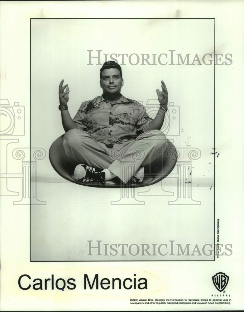 2000 Press Photo Carlos Mencia, Comedian, Entertainer - sap14811- Historic Images