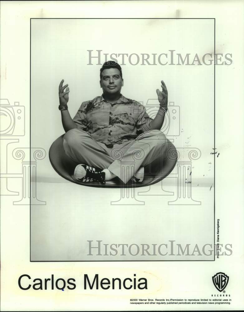 2000 Press Photo Carlos Mencia, Comedian, Entertainer - sap14811- Historic Images