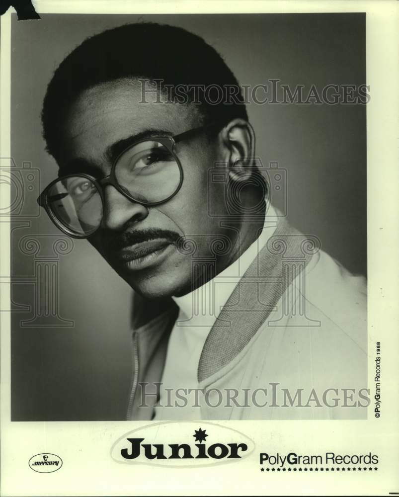 1988 Press Photo Entertainer "Junior" in closeup - sap14874- Historic Images
