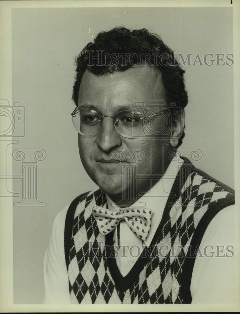 1983 Press Photo Actor Peter Jurasik in "Bay City Blues" on NBC Television- Historic Images