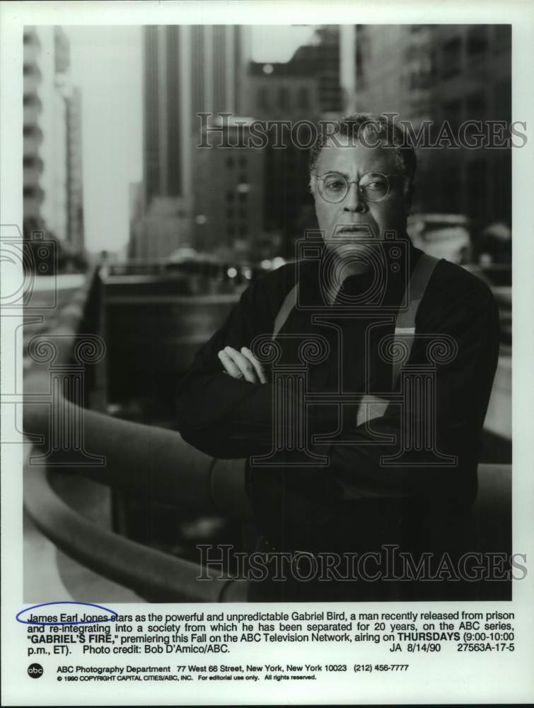 1990 Press Photo Actor James Earl Jones in &quot;Gabriel&#39;s Fire&quot; on ABC Television- Historic Images