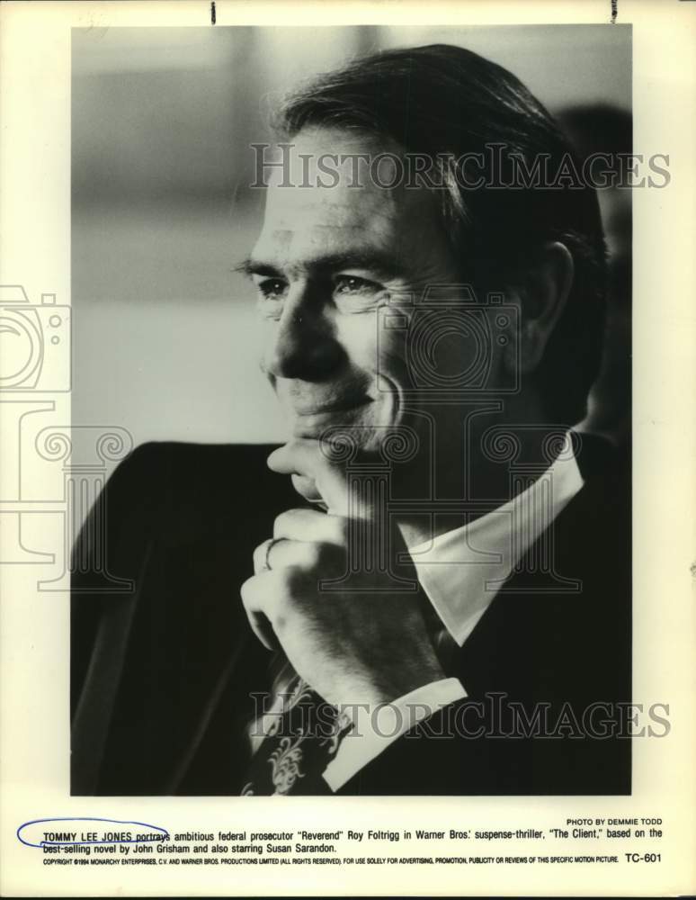 1994 Press Photo Tommy Lee Jones in a scene from The Client. - sap15207- Historic Images
