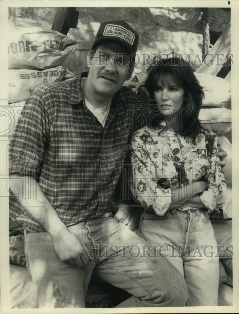 1989 Press Photo Actors Jaclyn Smith, Richard Masur in "Settle the Score" on NBC- Historic Images