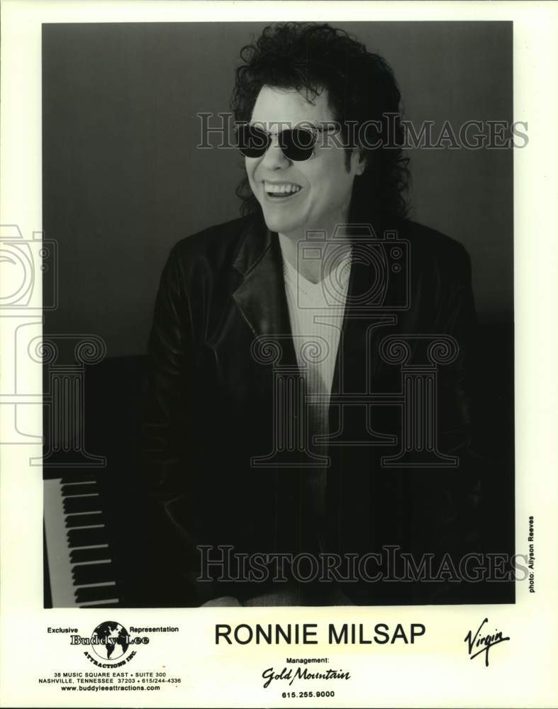 2001 Press Photo Ronnie Milsap, country singer and pianist. - sap15445- Historic Images