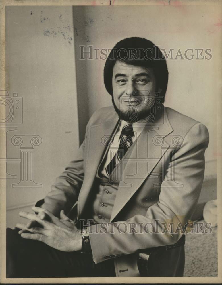 1977 Press Photo Bruce Hathaway, Disc Jockey - sap16018- Historic Images