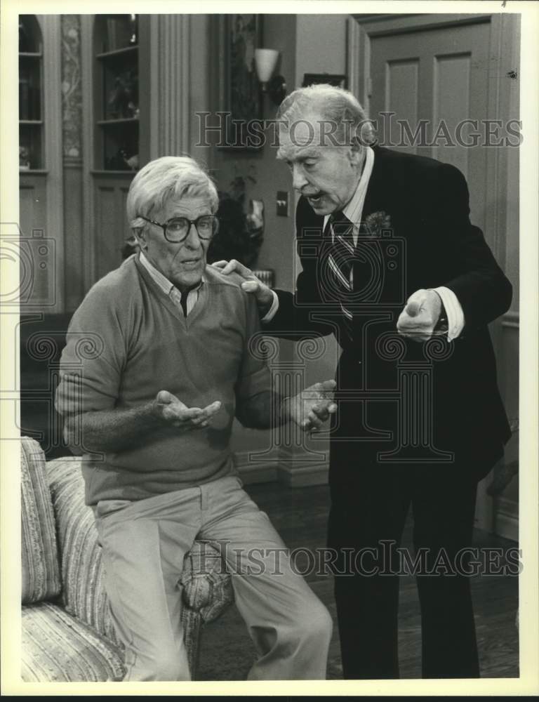 1984 Press Photo Actors John Hoyt, Milton Berle in &quot;Gimme a Break&quot; on NBC-TV- Historic Images