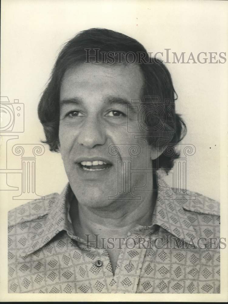 1975 Press Photo Stan Harris, Canadian television director and producer.- Historic Images