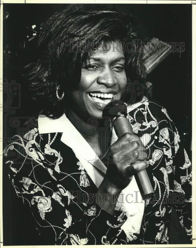 1991 Press Photo Beverly Houston performs at the V.I.P. Club in San Antonio.- Historic Images