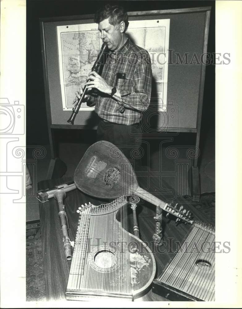 1990 Press Photo Musician Randy Harriman, Host of KPAC-FM&#39;s &quot;Choral Classics&quot;- Historic Images