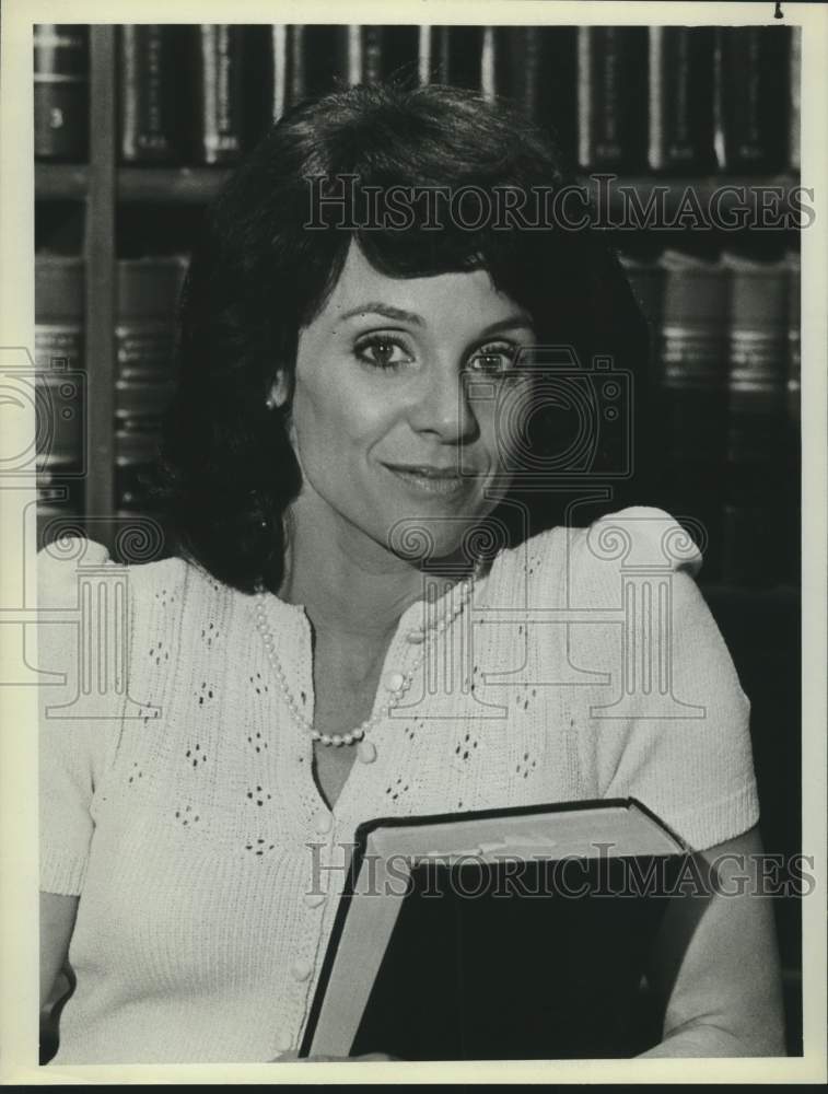 1982 Press Photo Actress Valerie Harper in "Farrell for the People" on NBC-TV- Historic Images
