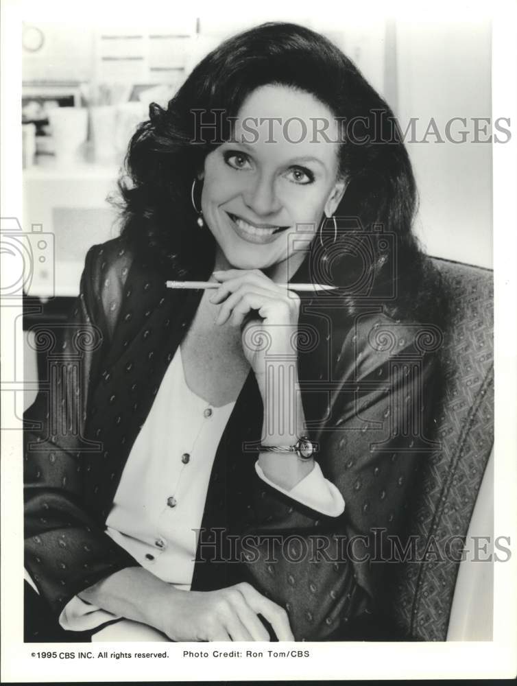 1995 Press Photo Actress Valerie Harper in CBS Television Show - sap16424- Historic Images