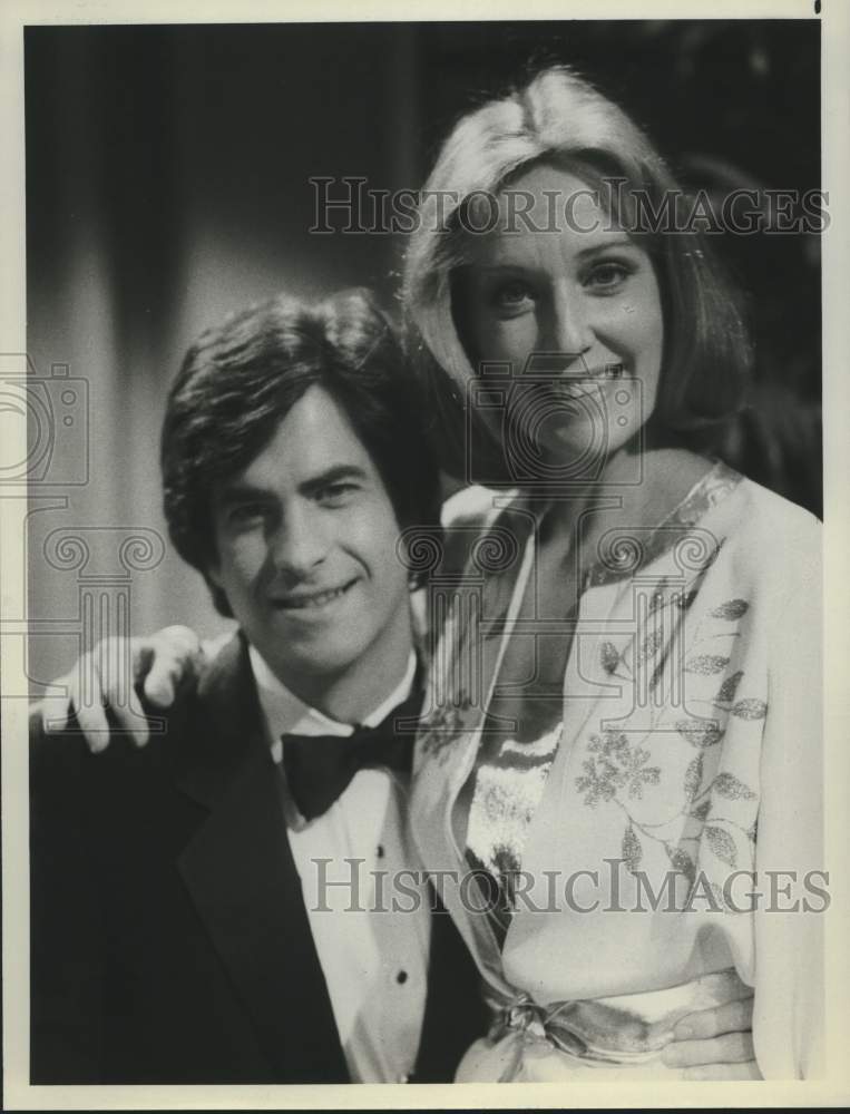 1982 Press Photo Actor Michael J. Stark and Liz Hubbard in &quot;The Doctors&quot; on NBC- Historic Images