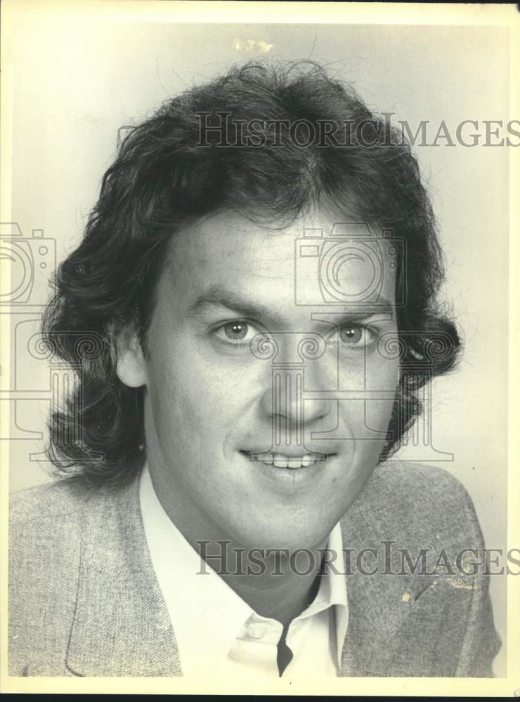 1982 Press Photo Actor Michael Keaton in "Report to Murphy" on CBS Television- Historic Images