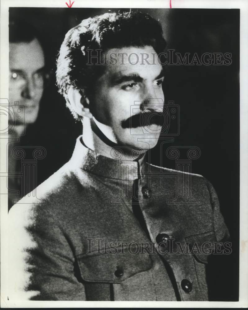 1978 Press Photo Actor Charles Keating in &quot;Thank You Comrades&quot; on PBS Television- Historic Images