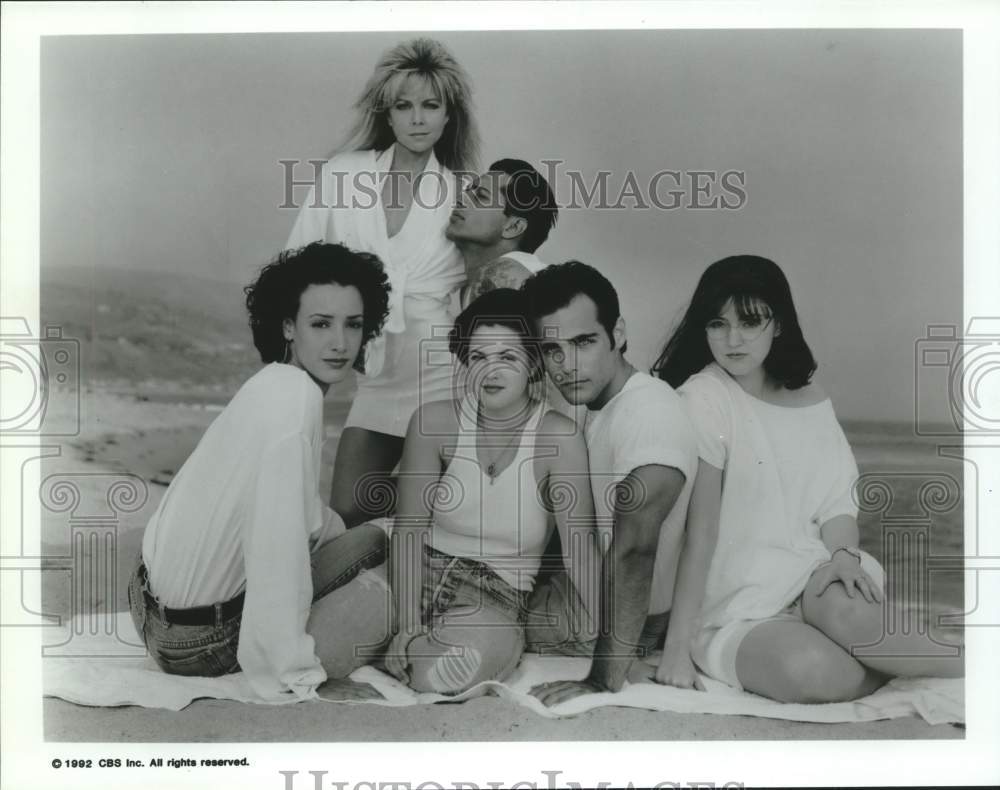 1992 Press Photo Actress Lisa Hartman with co-stars in show portrait - sap16801- Historic Images