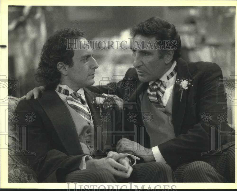 1988 Press Photo Actors Judd Hirsch and Lonny Price in "Dear John" on NBC TV- Historic Images