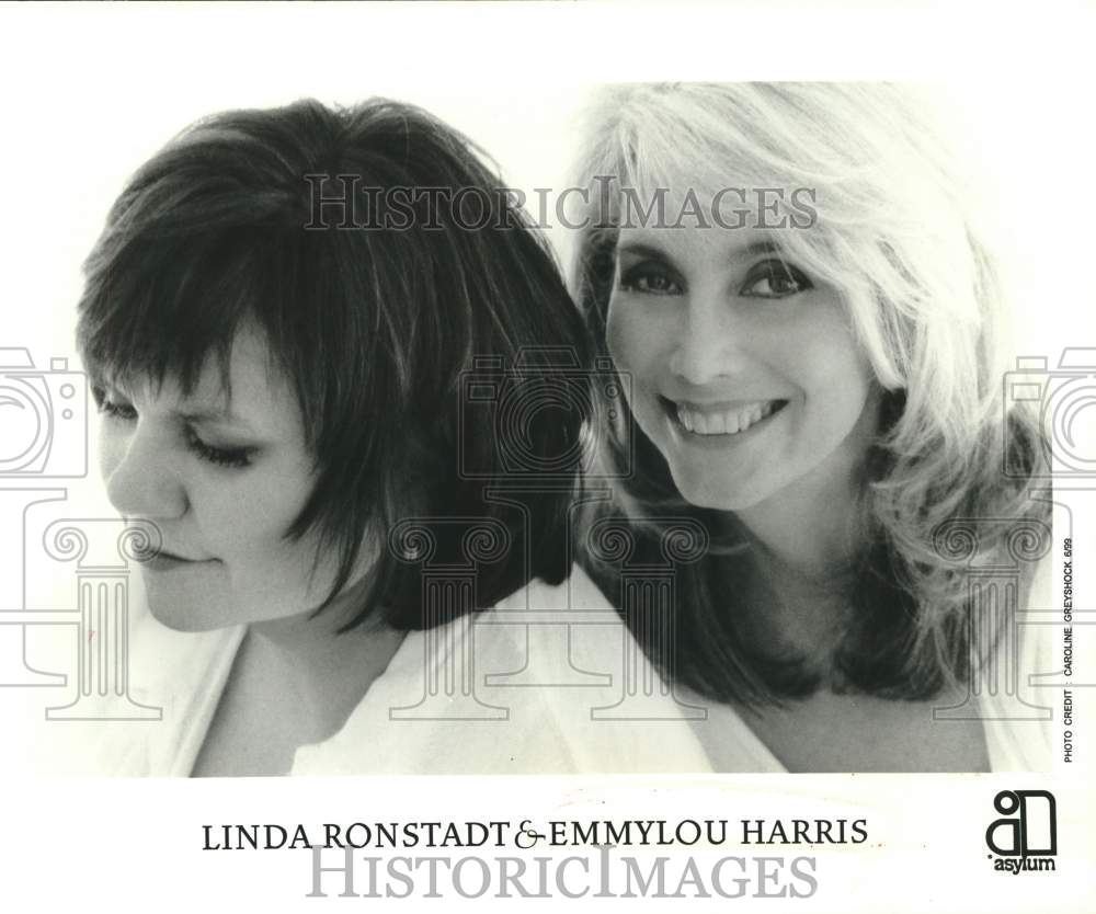 1999 Press Photo Linda Ronstadt and Emmylou Harris, Musicians, Singers- Historic Images