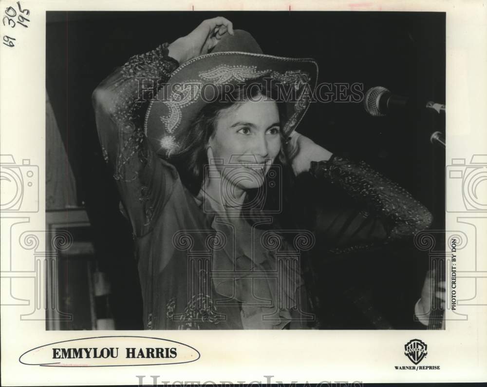 1979 Press Photo Singer Emmylou Harris - sap16997- Historic Images