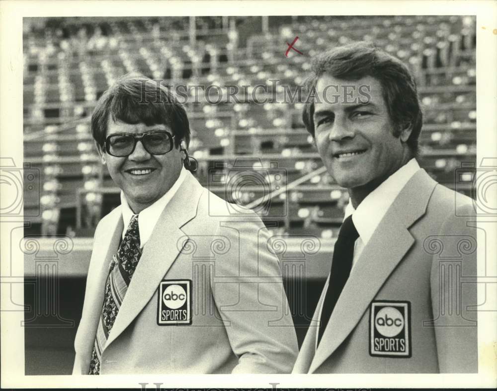 1980 Press Photo ABC Sportscaster Alex Karras with fellow Sportscaster- Historic Images