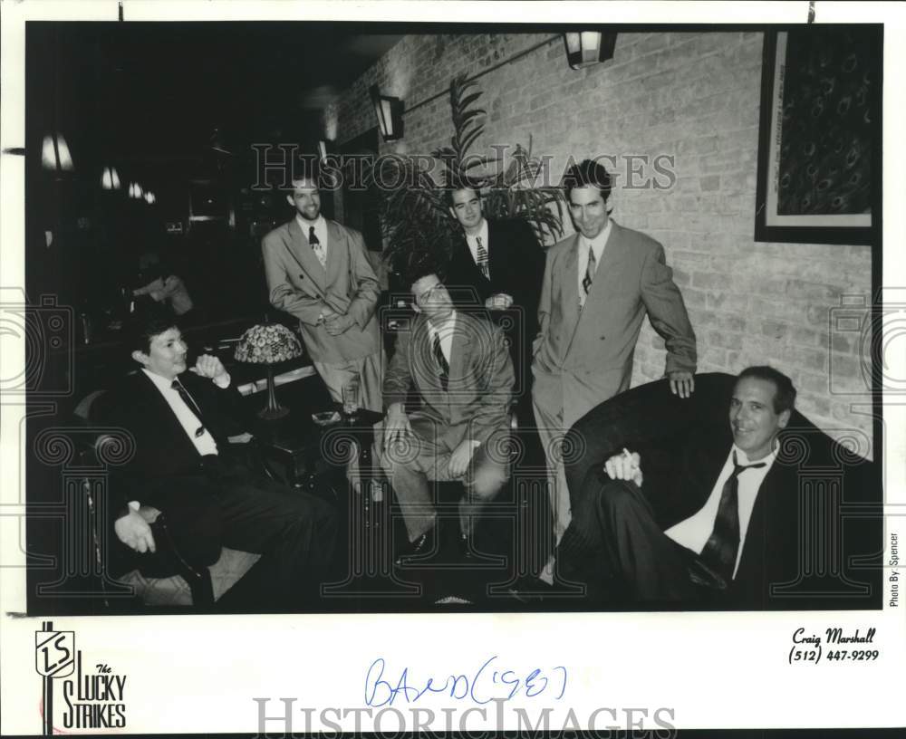 1998 Press Photo Members of The Lucky Strikes, contemporary swing band.- Historic Images