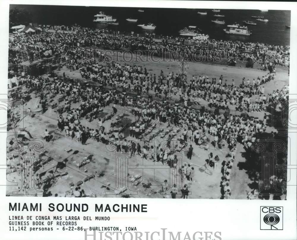 1986 Press Photo Miami Sound Machine in the Guiness Book of Records. - sap17078- Historic Images