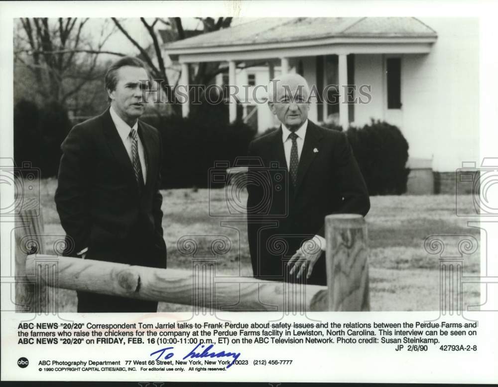 1990 Press Photo Tom Jarriel interviews Frank Perdue on 20/20, on ABC.- Historic Images