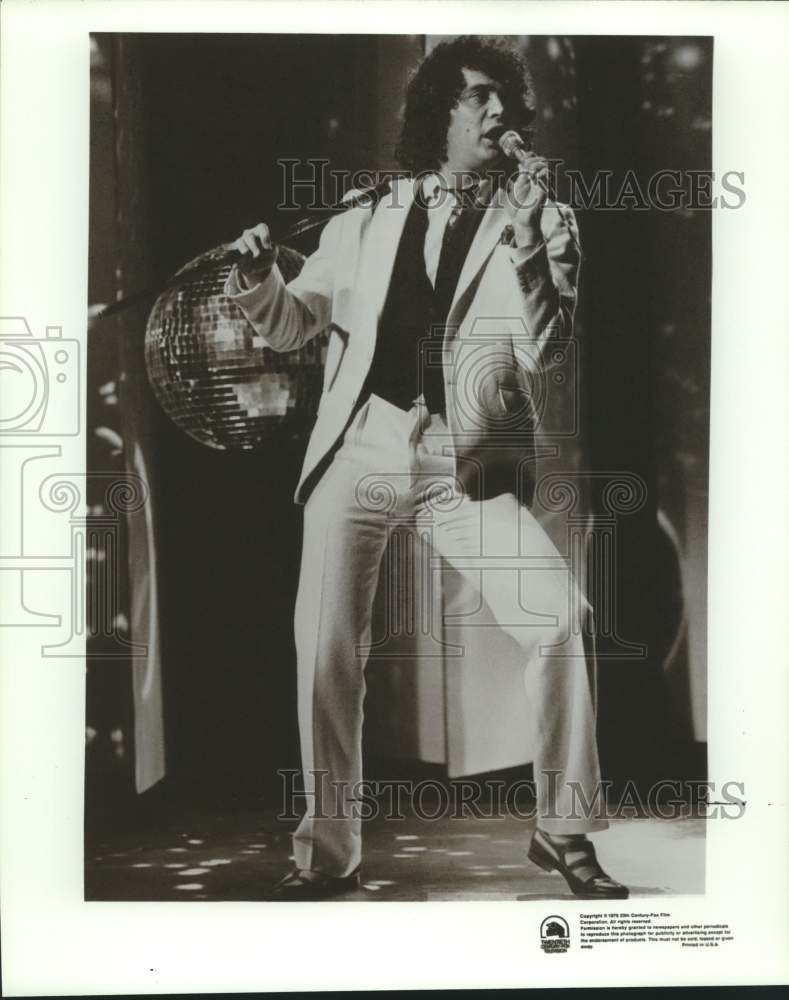 1978 Press Photo Actor sings and dances in 20th Century Fox movie scene- Historic Images