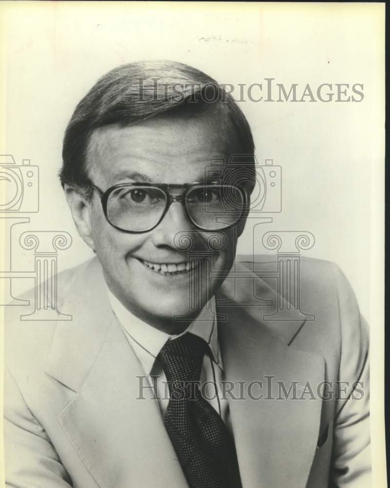 1983 Press Photo Host Bill Cullen of &quot;Hot Potato&quot; on NBC Television - sap17407- Historic Images