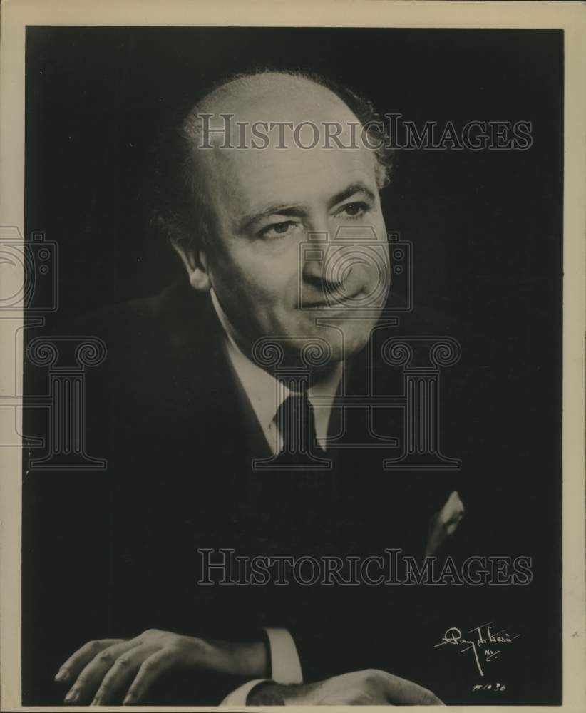 1958 Press Photo Louis Kentner, Hungarian classical pianist. - sap17482