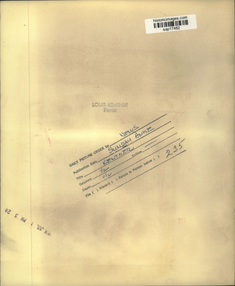 1958 Press Photo Louis Kentner, Hungarian classical pianist. - sap17482