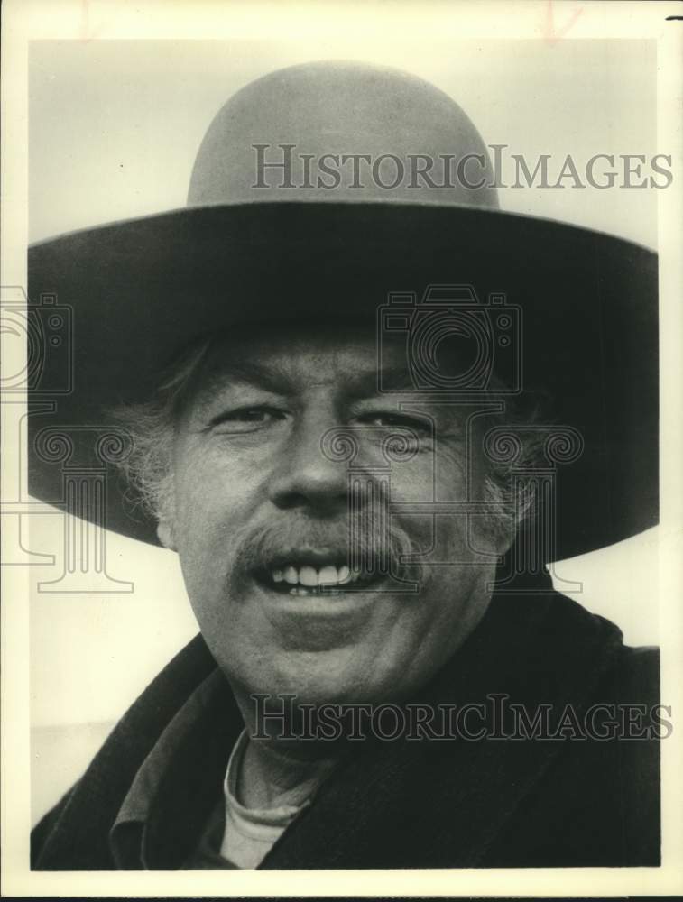 1976 Press Photo Actor George Kennedy in "Cahill, U.S. Marshal" on CBS-TV- Historic Images