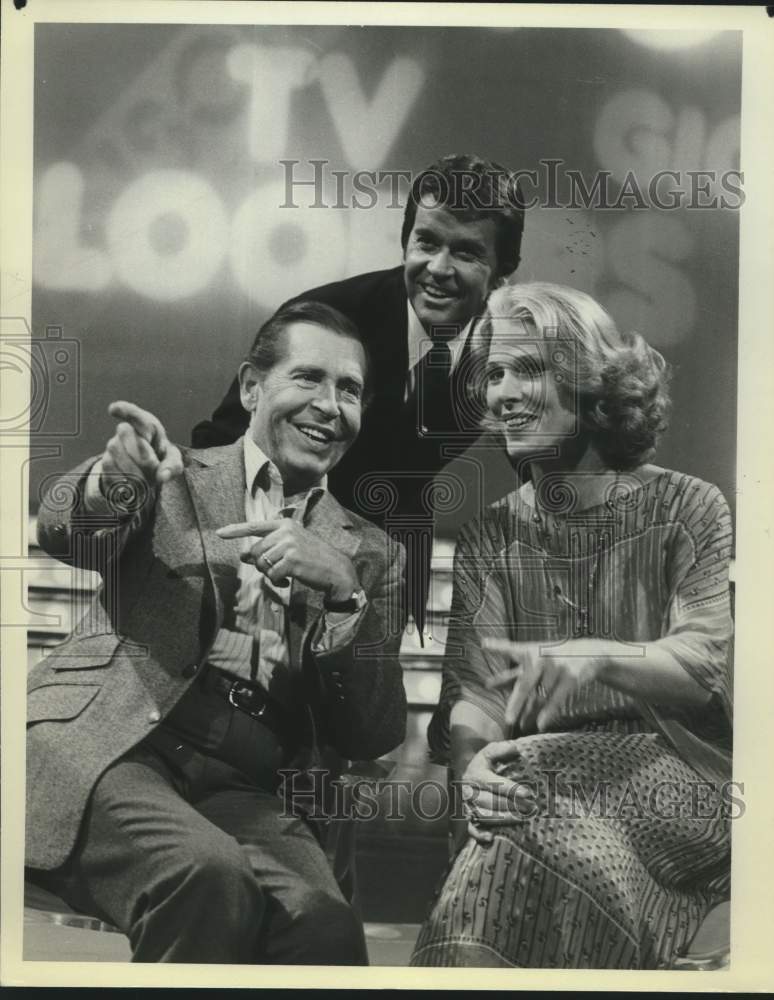 1981 Press Photo Milton Berle & Mariette Hartley on TV's Censored Bloopers.- Historic Images