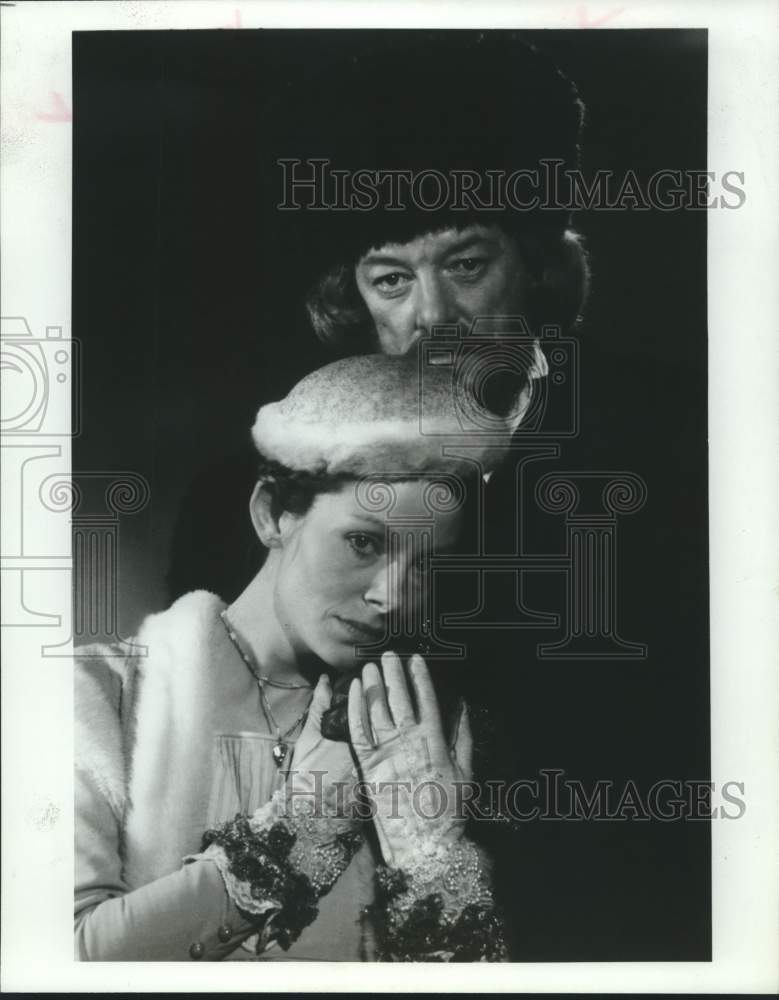 1981 Press Photo Actors Jeremy Kemp, Anna Calder-Marshall in "The Winter's Tale"- Historic Images