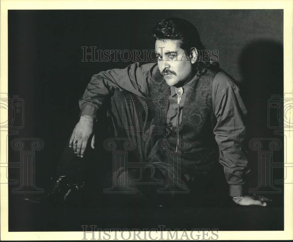 1990 Press Photo Ramiro &quot;Ram&quot; Herrera, Tejano Music Awards Scholarship Dance- Historic Images