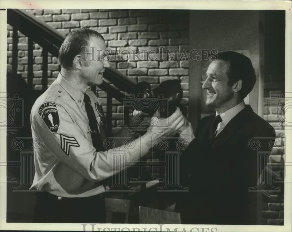 1983 Press Photo Actors Michael Conrad, Daniel J. Travanti in Hill Street Blues- Historic Images